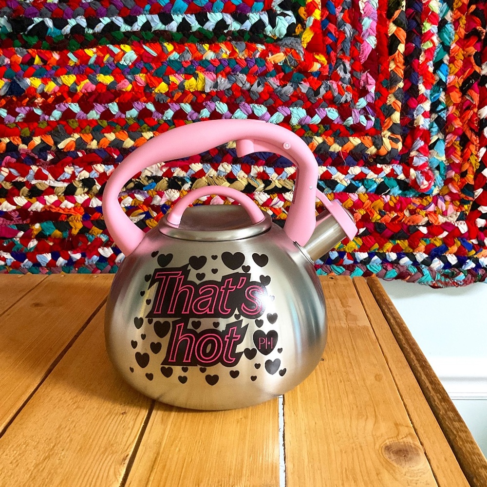 Like new! "That’s hot!" Paris Hilton collectible Tea Kettle!, Color Changing!